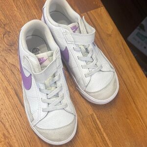 Nike Kids White and Purple Velcro Sneakers